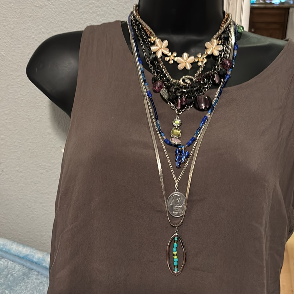 7 pc bundle a lot necklace silver- tone Elegant Necklaces
